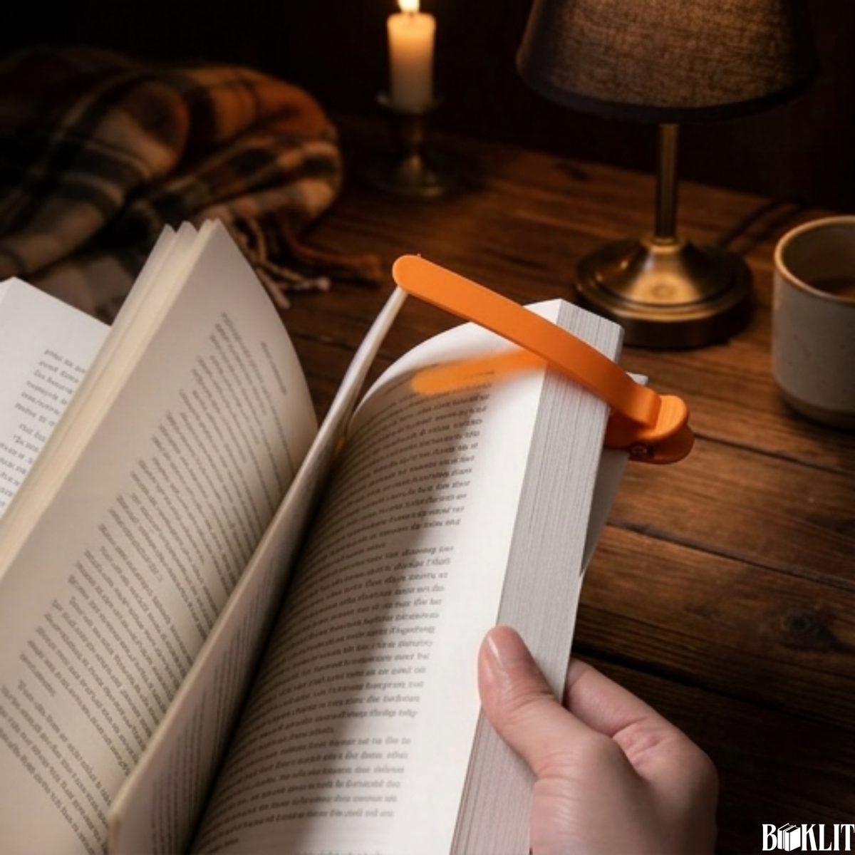 BOOKLIT™ HoldMark