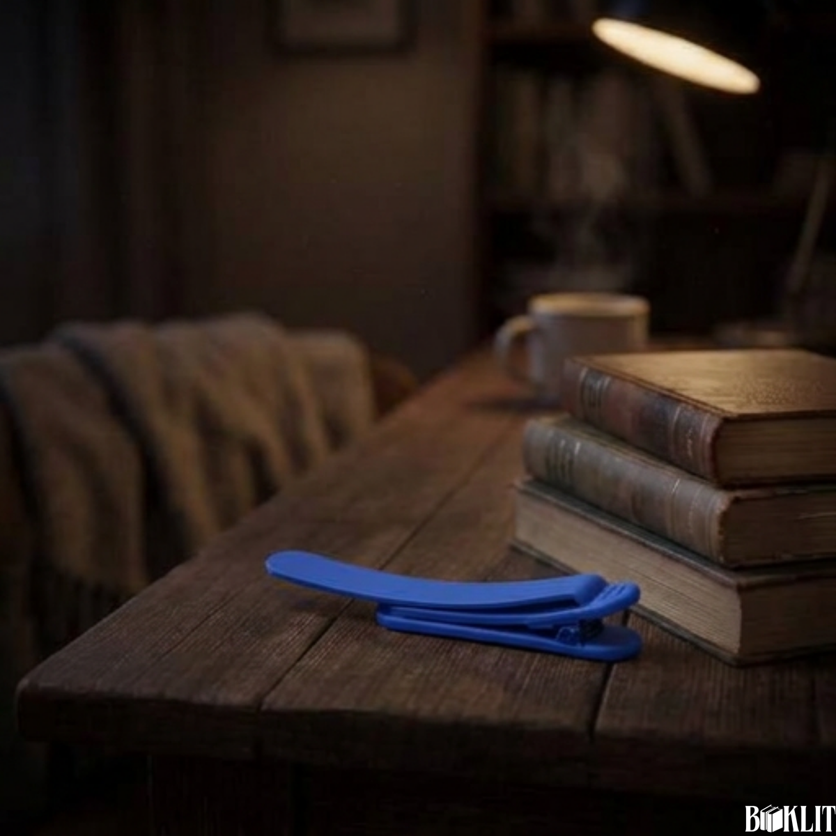 BOOKLIT™ HoldMark